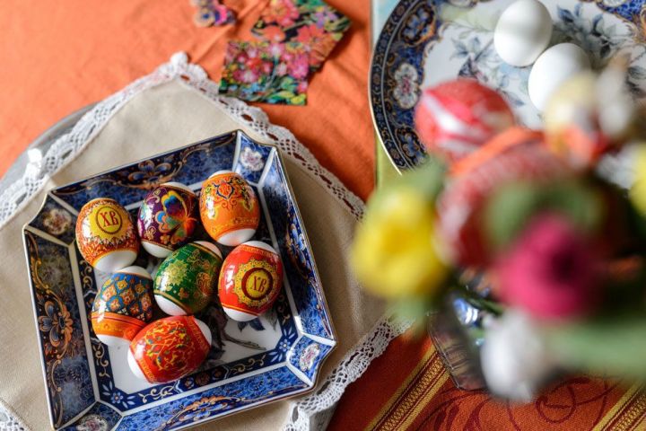 Откуда взялась традиция освящать на Пасху яйца, куличи, творожные пасхи