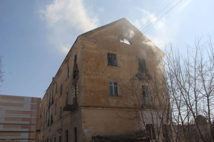 Фото: В выселенном доме №18 по ул.Гоголя произошел пожар