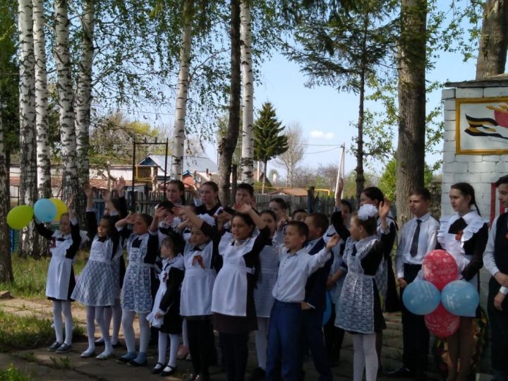Из сельских поселений Зеленодольского района продолжают приходить фотографии, посвященные празднованию Дня Победы