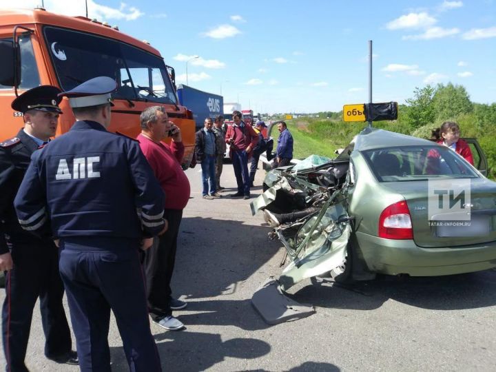 В Татарстане погибла 14-летня пассажирка «Лады», которую протаранил вылетевший на встречку «КАМАЗ»
