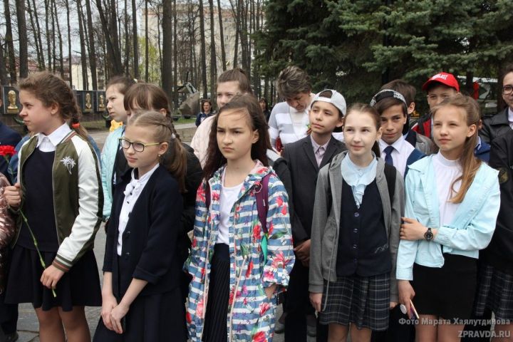 "Пост принят": Зеленодольские школьники несут Вахту памяти у Вечного огня