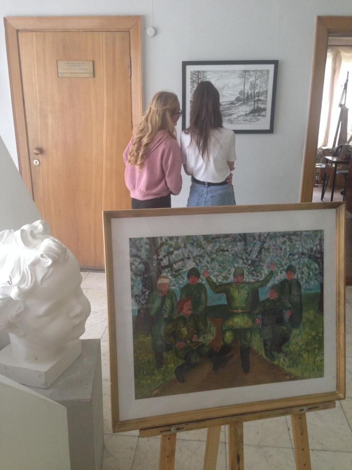 Выставка детских работ "Великая Победа" в Зеленодольской художественной школе