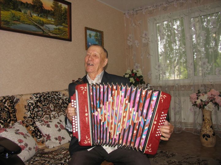 Александру Останину исполнилось 90 лет, более семидесяти из них он на сцене