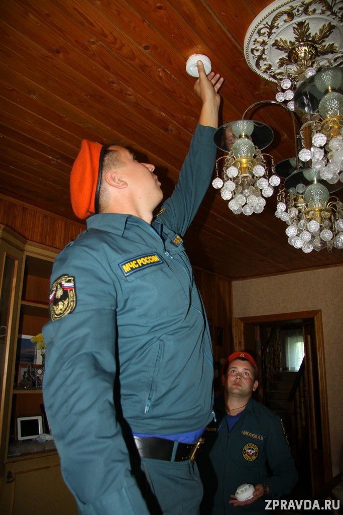 В Зеленодольском районе продолжается работа по бесплатной установке пожарных извещателей