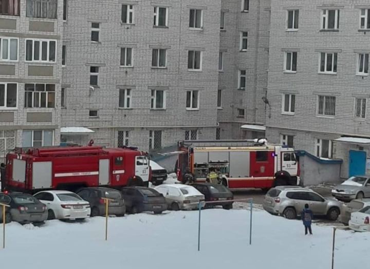 В Зеленодольске из пожара в подвале дома в спасли мужчину, но он позже умер в «скорой»