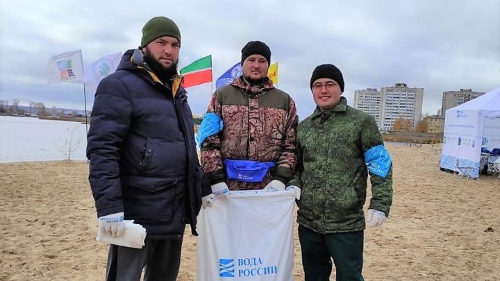 Сотрудники Зеленодольского лесничества приняли участие в очистке территории реки Казанки