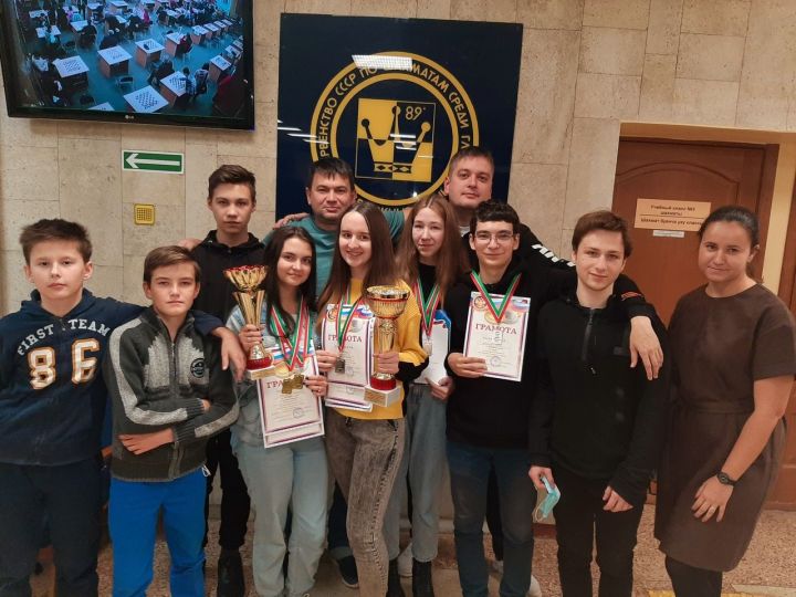 В чемпионате Татарстана победили зеленодольские шахматистки