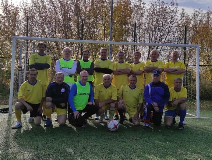 Ветераны Зеленодольского суда победили в первенстве по футболу