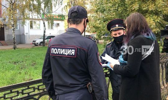 Казанские полицейские  проверили, носят ли жители маски