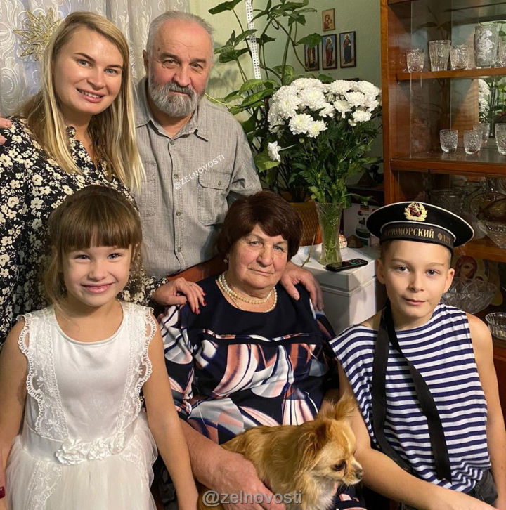 "Славная и незаменимая": Фаину Михайловну Тихонову с 90-летием поздравляют близкие люди