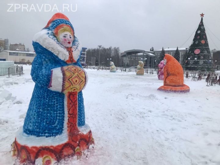 Зеленодольск украсили снежными фигурами