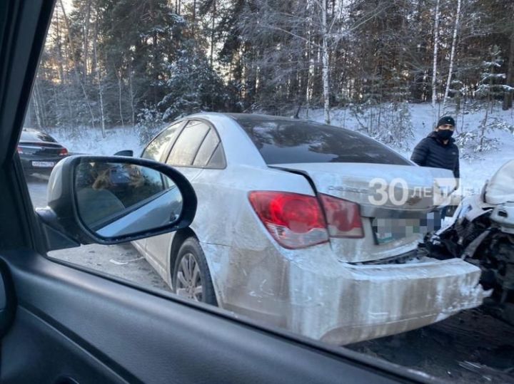 Массовое ДТП спровоцировало серьезную пробку на Горьковском шоссе