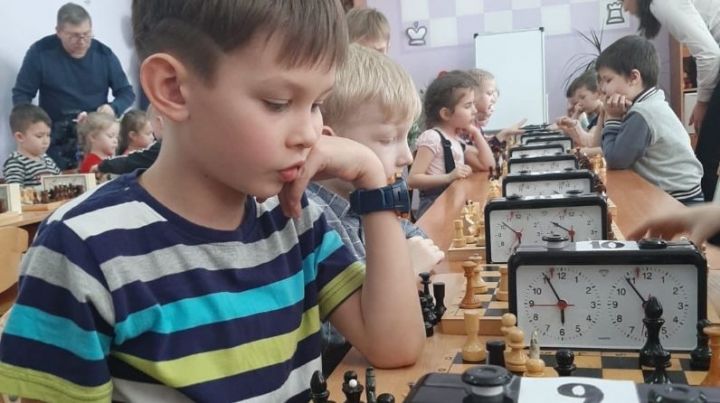 В Центре творчества Зеленодольска продолжается шахматный марафон