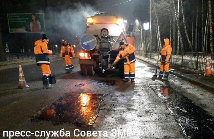 В Зеленодольске начался ямочный ремонт дорог
