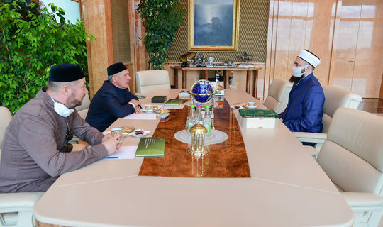 Рустам Минниханов в день Ураза-байрама встретился с муфтием Татарстана