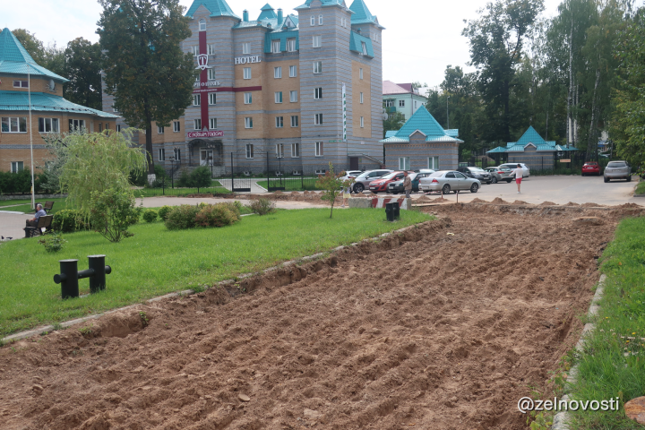 Фото: Новый асфальт по ул.Космонавтов положат и вдоль озера