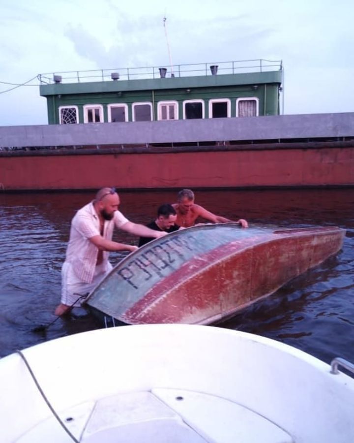 Внештатный сотрудник ГИМС в Зеленодольске спас пассажиров с тонущего судна