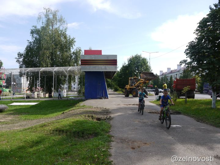 Фото: Продолжается реконструкция стадиона "Авангард"