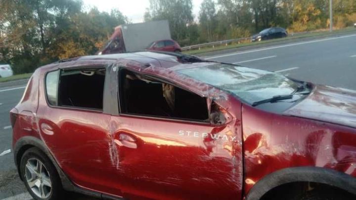 При столкновении двух легковушек в Зеленодольском районе пострадали мать и дочь