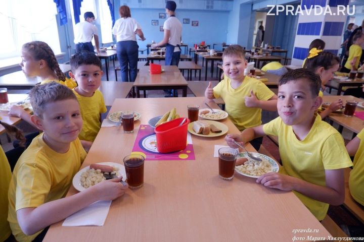 Фото: Бесплатные горячие обеды для школьников лицея №1