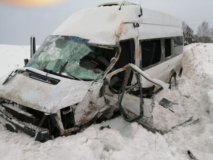 В Башкирии столкнулись два автобуса: погибли двое детей
