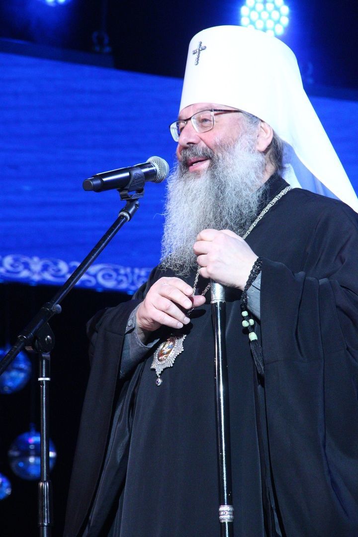 «Верить в мечту!»: Новый митрополит Татарстана оценил рождественский фестиваль в Зеленодольске