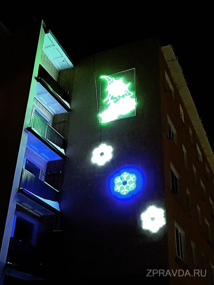 Кто оплачивает световое оформление жилых домов в Зеленодольске?