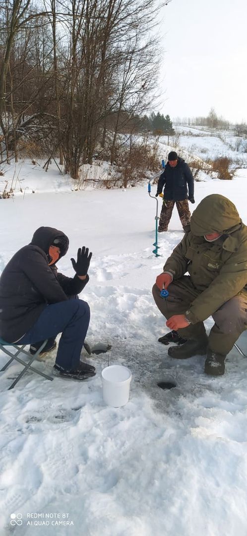 В Нижних Ураспугах новый год начали соревнованиями по зимней рыбалке