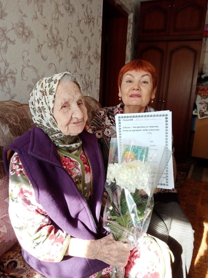 Герой Социалистического труда Мария Турунтаева отметила 95-летний юбилей
