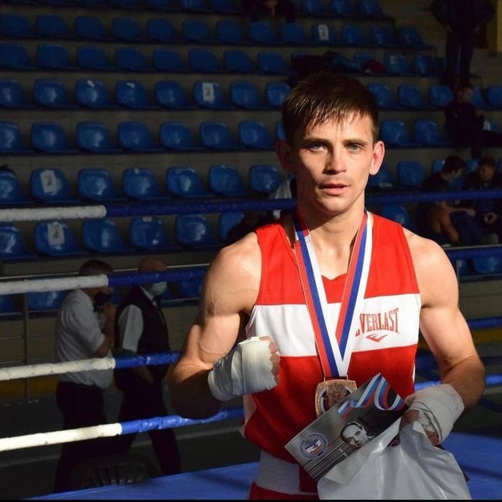 Зеленодолец Дмитрий Гумеров стал победителем Всероссийского турнира по боксу