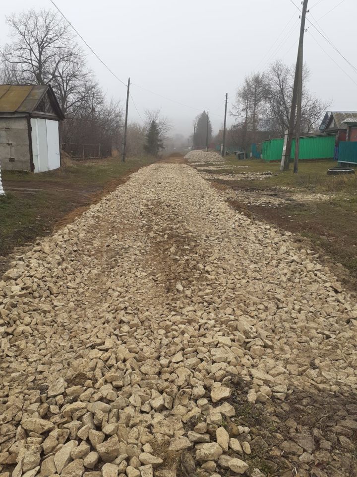 В Русско-Азелеевском сельском поселении работы по благоустройству населённых пунктов продолжаются