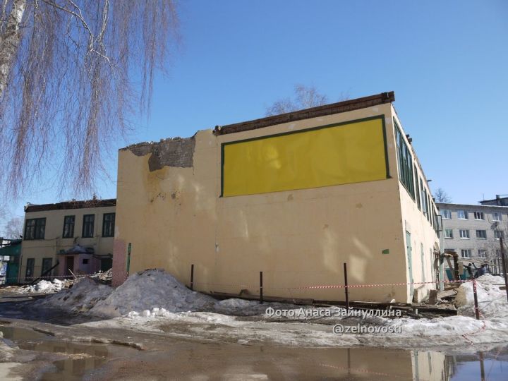 В Зеленодольске продолжается демонтаж здания "Рембыттехники"