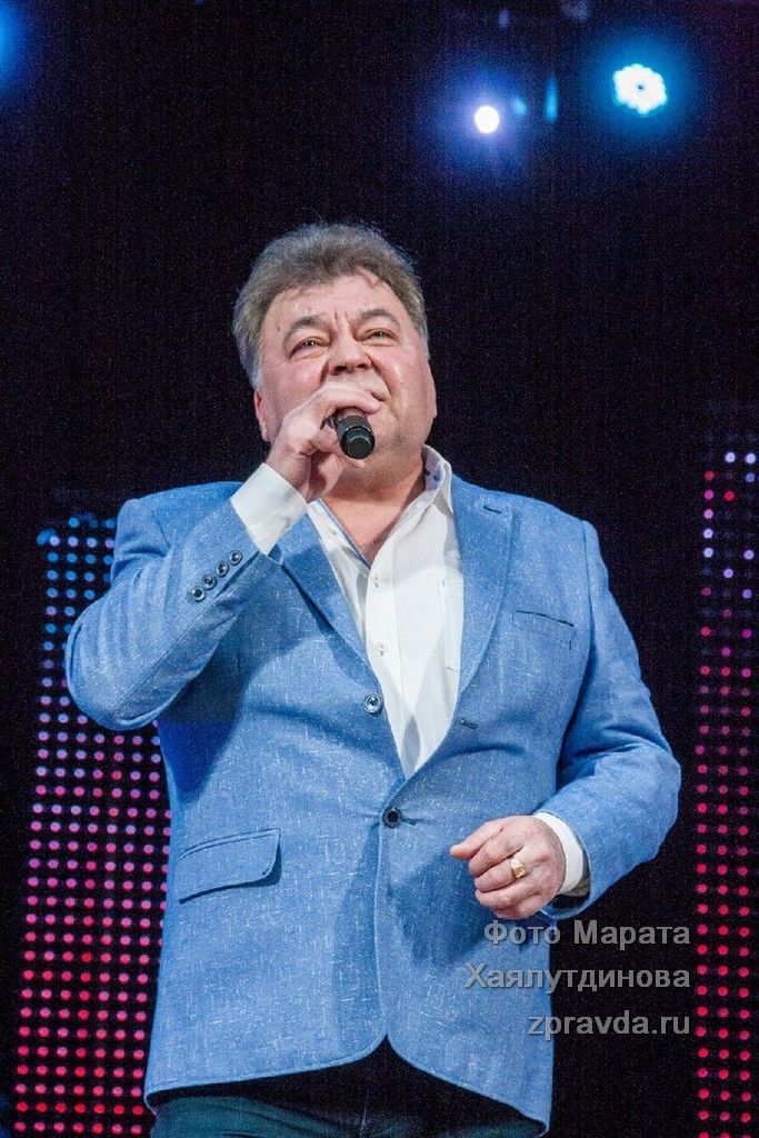 Владимир Шнитко сделал подарок всем женщинам Зеленодольска - концерт в ЦКиНТ им.Горького