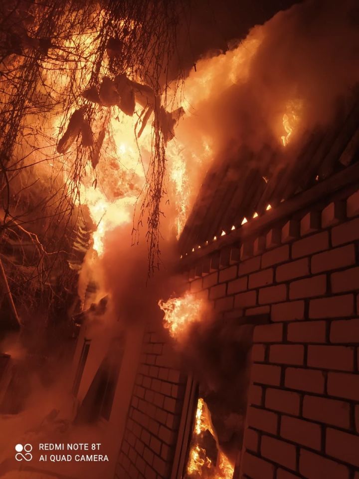 В пгт.Васильево произошёл пожар: Многодетная семья осталась без дома