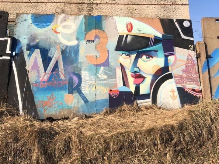 На стене бывшего стекольного завода Васильево появились новые граффити