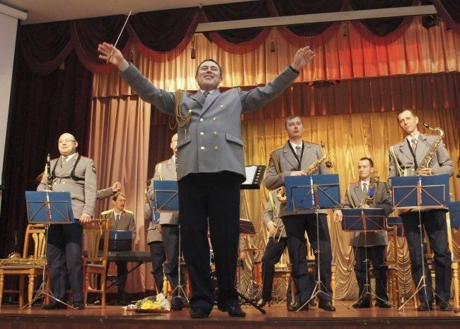 Приглашаем на концерт эстрадного оркестра МВД по РТ под управлением народного артиста республики Марата Кадырова