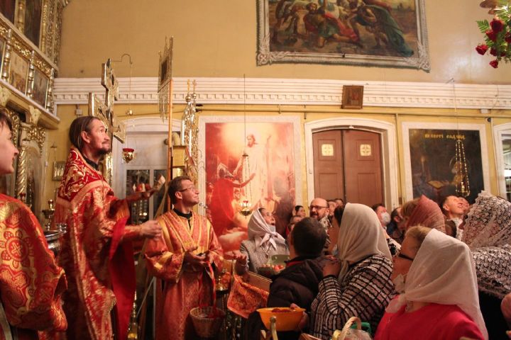 Православная молодёжь"Росток" встретила Светлое Христово Воскресение в храме Петра и Павла