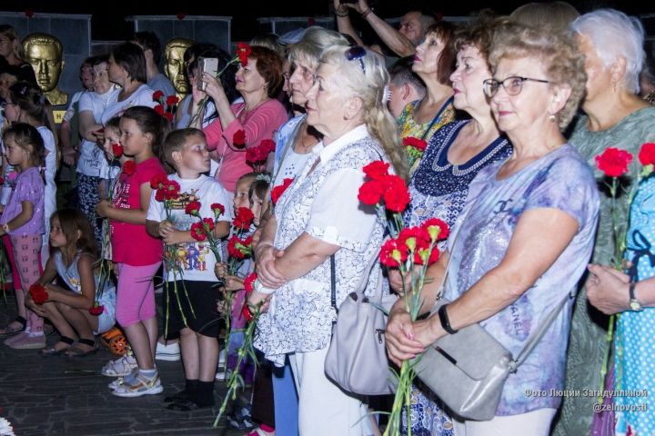 Зеленодольцы присоединились к акции "Свеча Памяти"