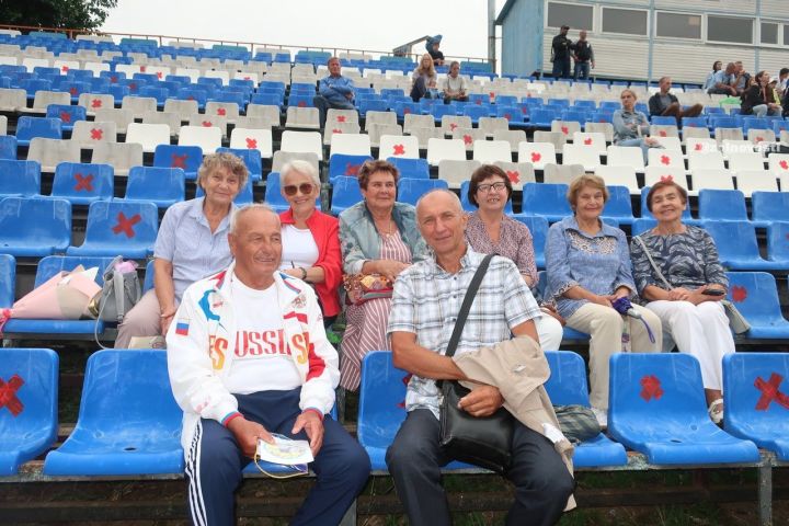 На стадионе «Комсомолец» прошёл спортивный праздник День физкультурника