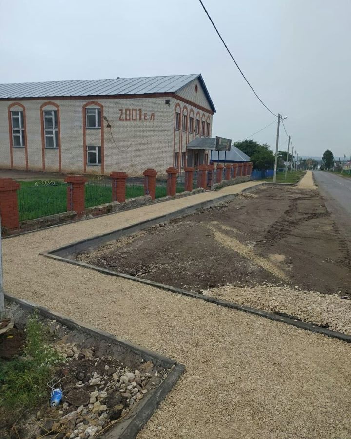 В селе Нурлаты завершается строительство пешеходного тротуара