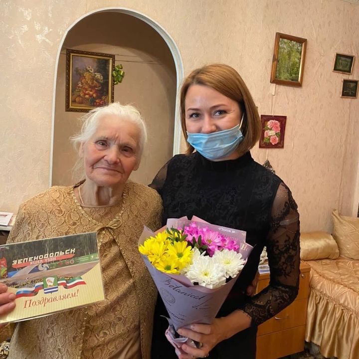 В Зеленодольском районе с 90-летним юбилеем поздравили тружениц тыла