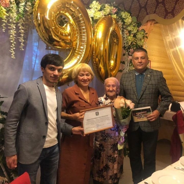 В Зеленодольском районе с 90-летним юбилеем поздравили тружениц тыла