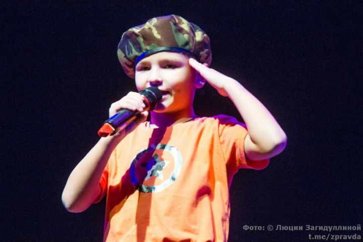 «Не отнимайте солнце у детей!»: концерт в поддержку мобилизованных солдат прошёл в Зеленодольске