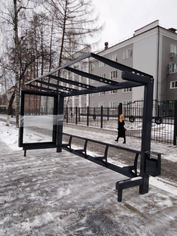 В Зеленодольске устанавливают новые павильоны на автобусных остановках у ЗПКБ и стадиона «Авангард»