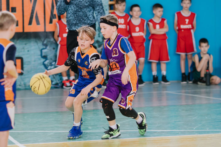 Дебютные соревнования Баскетбольной лиги собрали в Зеленодольске сотни участников