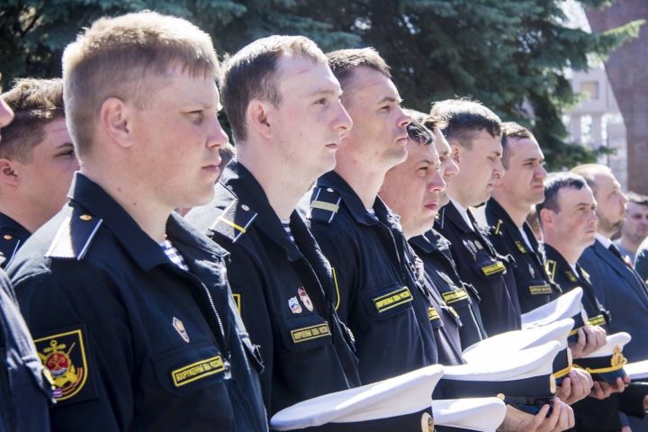 В Парке Победы установили памятную доску зеленодольцам, погибшим в ходе СВО на Украине