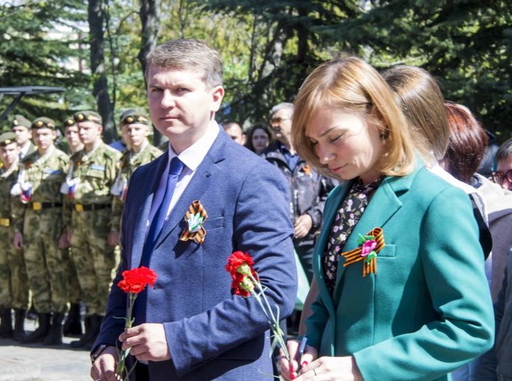 В Парке Победы установили памятную доску зеленодольцам, погибшим в ходе СВО на Украине