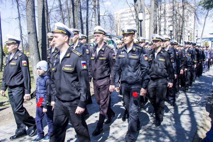 В Парке Победы установили памятную доску зеленодольцам, погибшим в ходе СВО на Украине