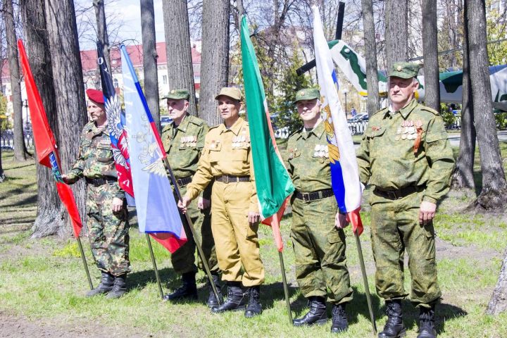 В Парке Победы установили памятную доску зеленодольцам, погибшим в ходе СВО на Украине