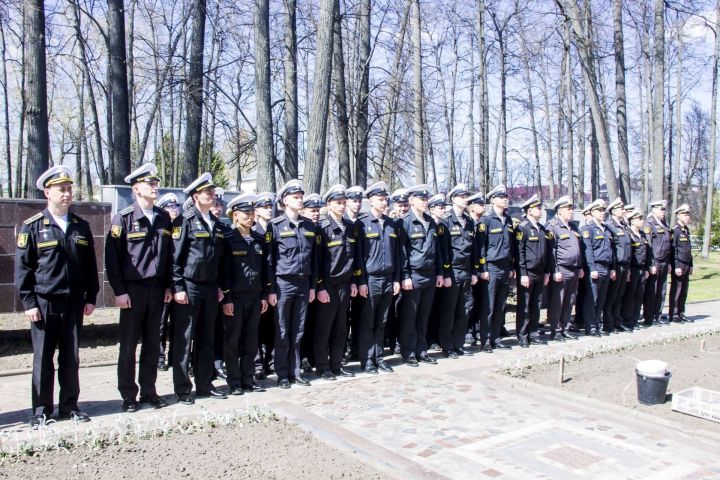 В Парке Победы установили памятную доску зеленодольцам, погибшим в ходе СВО на Украине